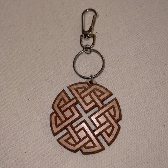 Celtic knot round etched, embossed wood keyring w silver ring and clasp  NWOT - Picture 1 of 5